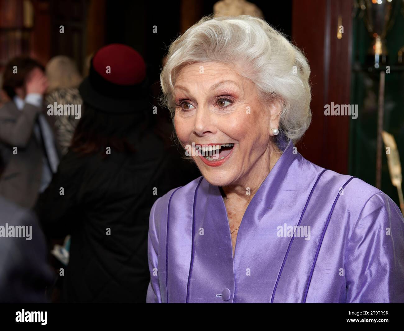 Angela Rippon agli Oldie of the Year Awards 2023, 23-11-23; Foto Stock