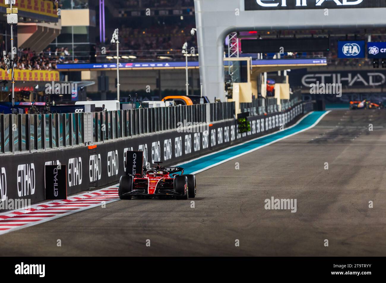 Yas Marina Circuit, Abu Dhabi, Emirati Arabi Uniti, 26 novembre 2023; Charles Leclerc di Monaco e Scuderia Ferrari durante il Gran Premio di Formula uno di Abu Dhabi ( foto di Jay HIRANO/ATP Images ) (HIRANO Jay/ATP/SPP) credito: SPP Sport Press Photo. /Alamy Live News Foto Stock