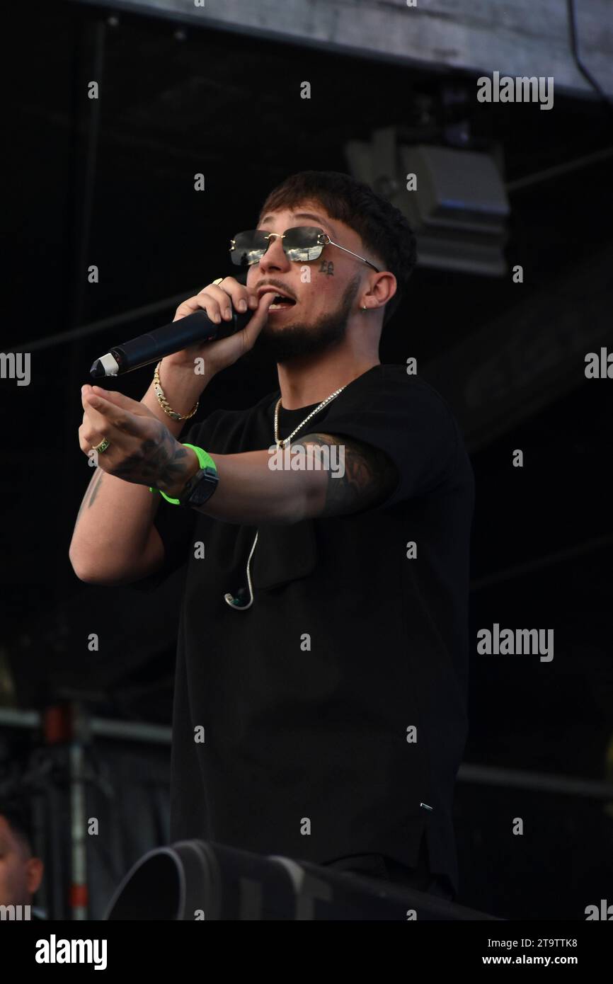 26 novembre 2023, città del Messico, Messico: Il cantante spagnolo JC Reyes, si esibisce sul palco come parte del "Coca Cola Flow Fest 2023" reggaeton Music Festival all'autodromo Hermanos Rodriguez. Il 25 novembre 2023 a città del Messico, Messico. (Foto di Essene Hernandez/ Eyepix/Sipa USA) Foto Stock