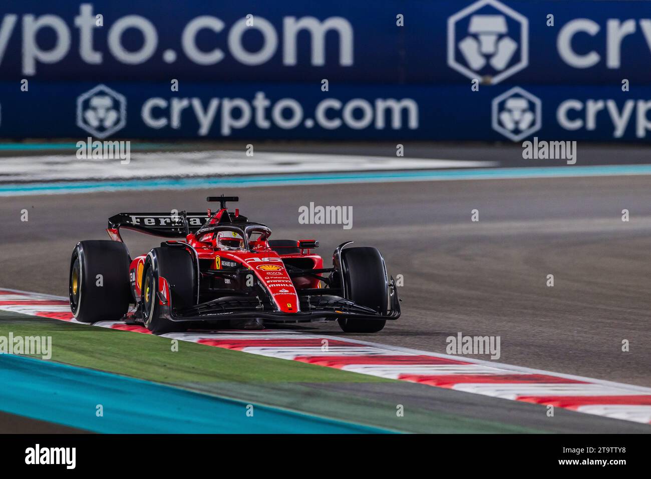 Yas Marina Circuit, Abu Dhabi, Emirati Arabi Uniti, 26 novembre 2023; Charles Leclerc di Monaco e Scuderia Ferrari durante il Gran Premio di Formula uno di Abu Dhabi ( foto di Jay HIRANO / ATP Images ) (HIRANO Jay / ATP / SPP) Foto Stock