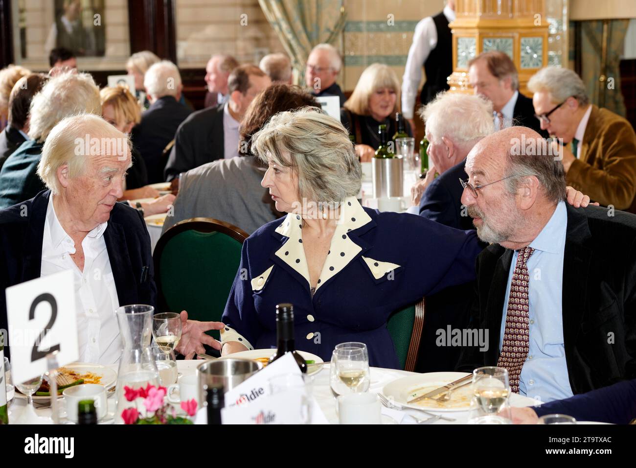 Sir Tim Rice e Maureen Lipman all'Oldie of the Year 2023 23-11-23 Foto Stock