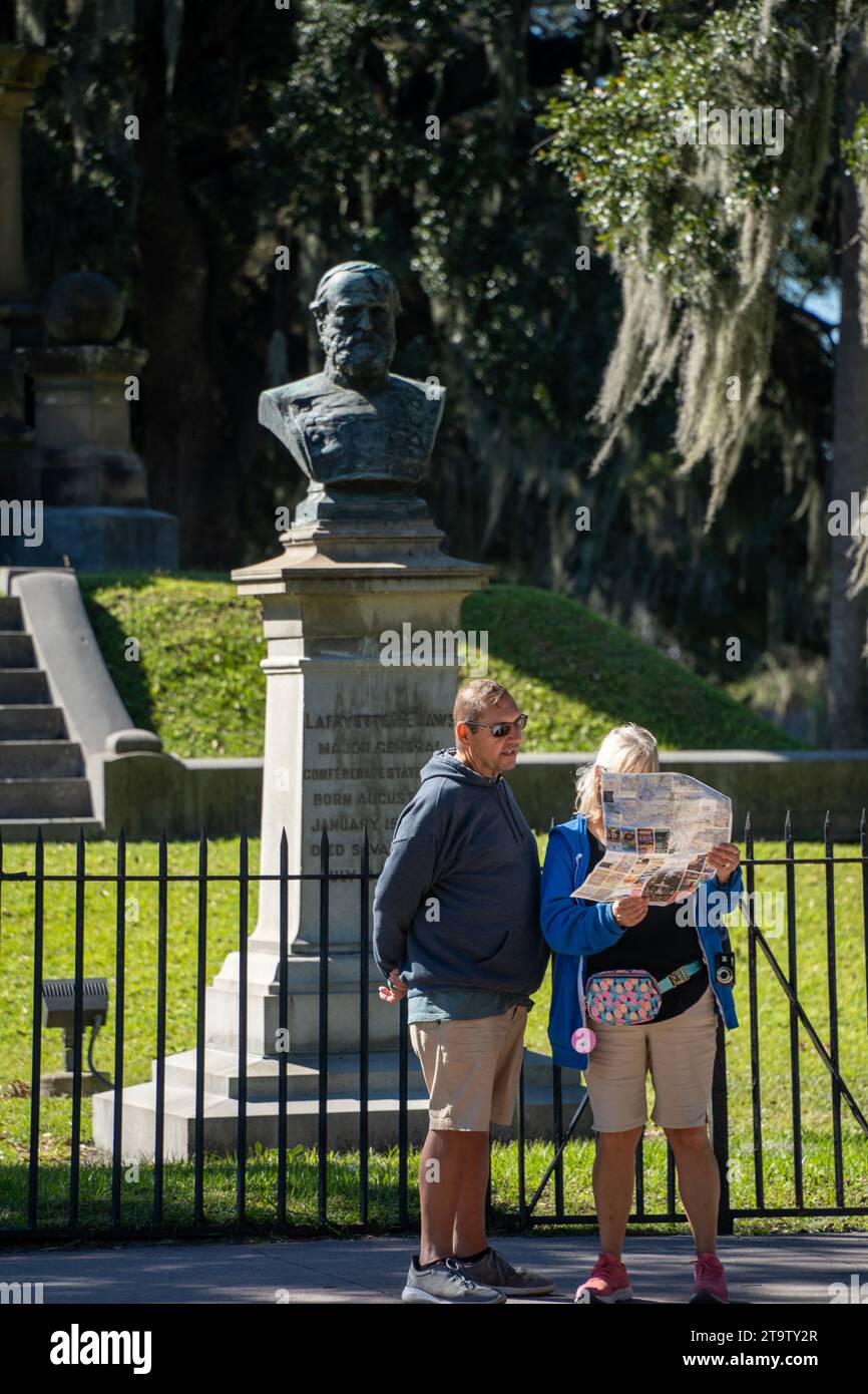 Il busto di Lafayette McLaws a Forsyth Park Savannah, Georgia Foto Stock