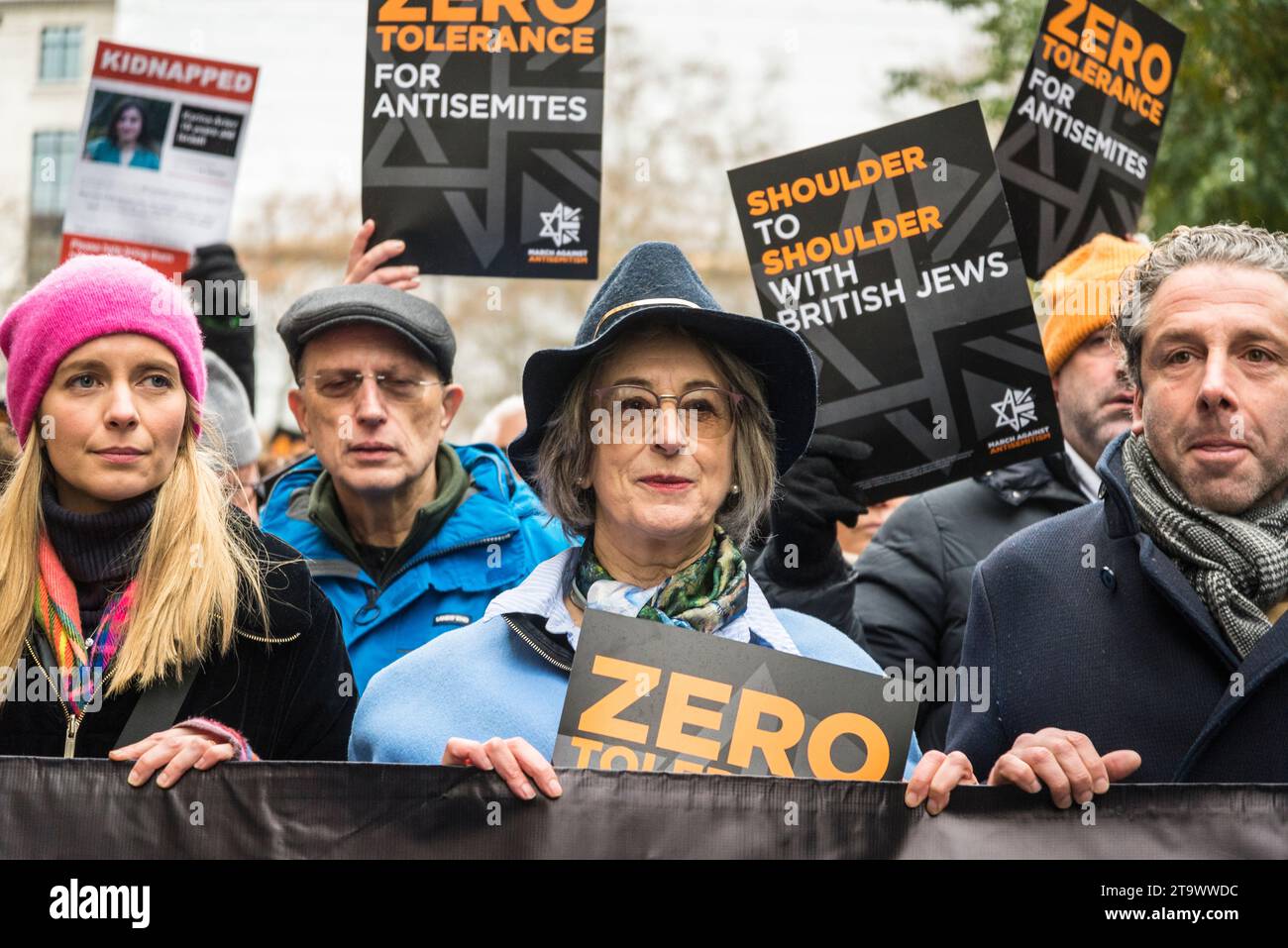 L'attrice Maureen Lipman alla marcia contro l'antisemitismo, decine di migliaia di persone protestano contro un aumento dei crimini d'odio contro gli ebrei, Londra, Regno Unito, 26 Foto Stock