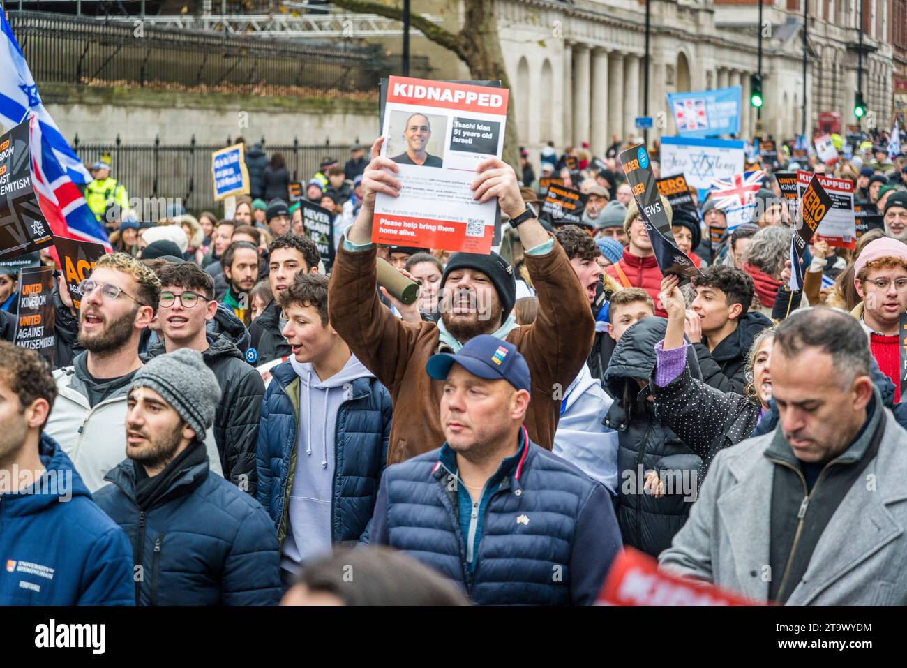 Marcia contro l'antisemitismo, decine di migliaia di persone protestano contro un aumento dei crimini d'odio contro gli ebrei, Londra, Regno Unito, 26/11/2013 Foto Stock