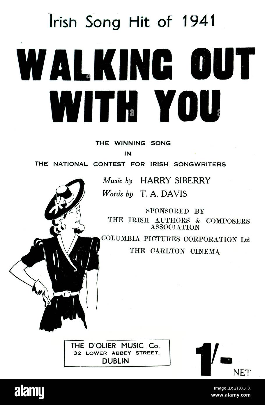 Copertina spartiti per Walking Out With You, musica di Harry Siberry e parole di T.A. Davis, pubblicata da D'Olier Music Co., Dublino, 1941. Pubblicizzata come la "Irish Song Hit of 1941", è stata la canzone vincitrice del National Contest for Irish Songwriters, sponsorizzata dalla Irish Authors and Composers Association con la Columbia Pictures Corporation e il Carlton Cinema. Il design presenta una donna alla moda, che riflette la cultura popolare irlandese e la scrittura di canzoni durante la seconda guerra mondiale. Foto Stock