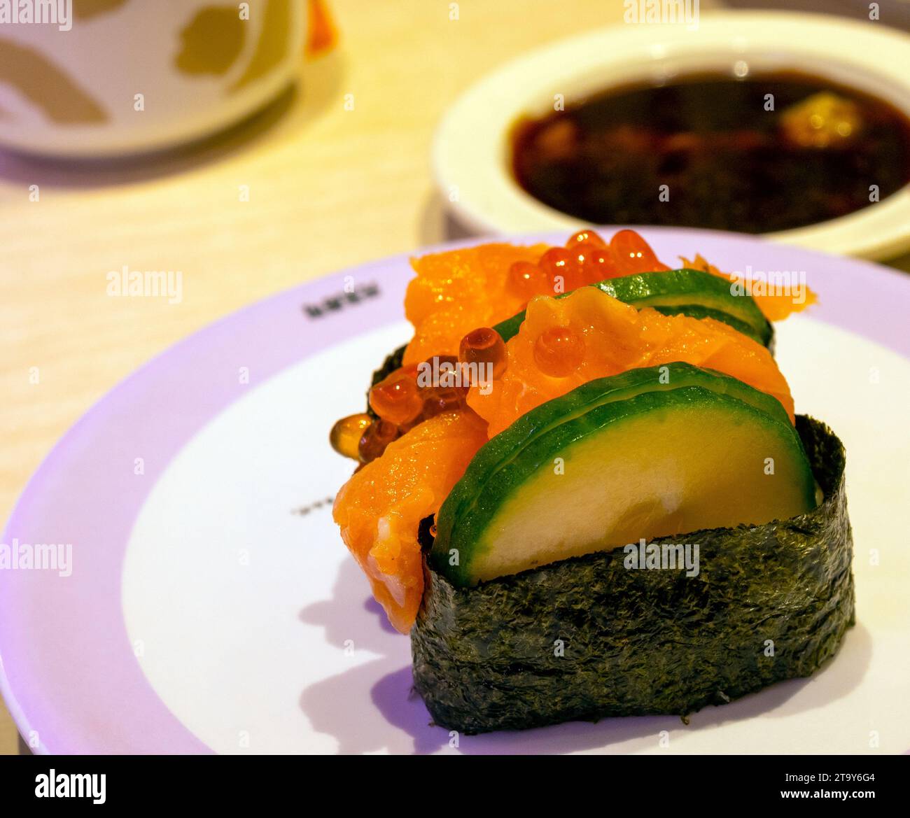 Sushi giapponese assortito, uova Tobiko, ristorante giapponese, Hong Kong, Cina. Foto Stock