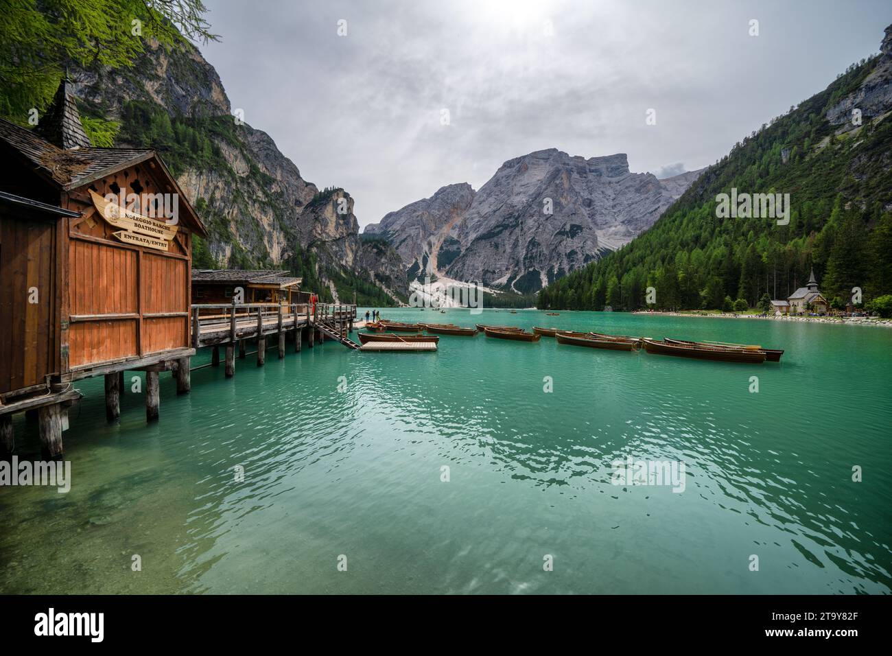 Al Lago di Braies, Italia Foto Stock