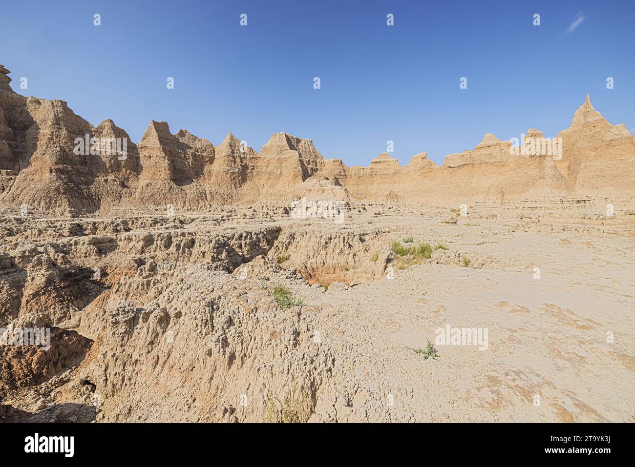 Il Door Trail è circondato da pinnacoli erosi nel Badlands National Park Foto Stock