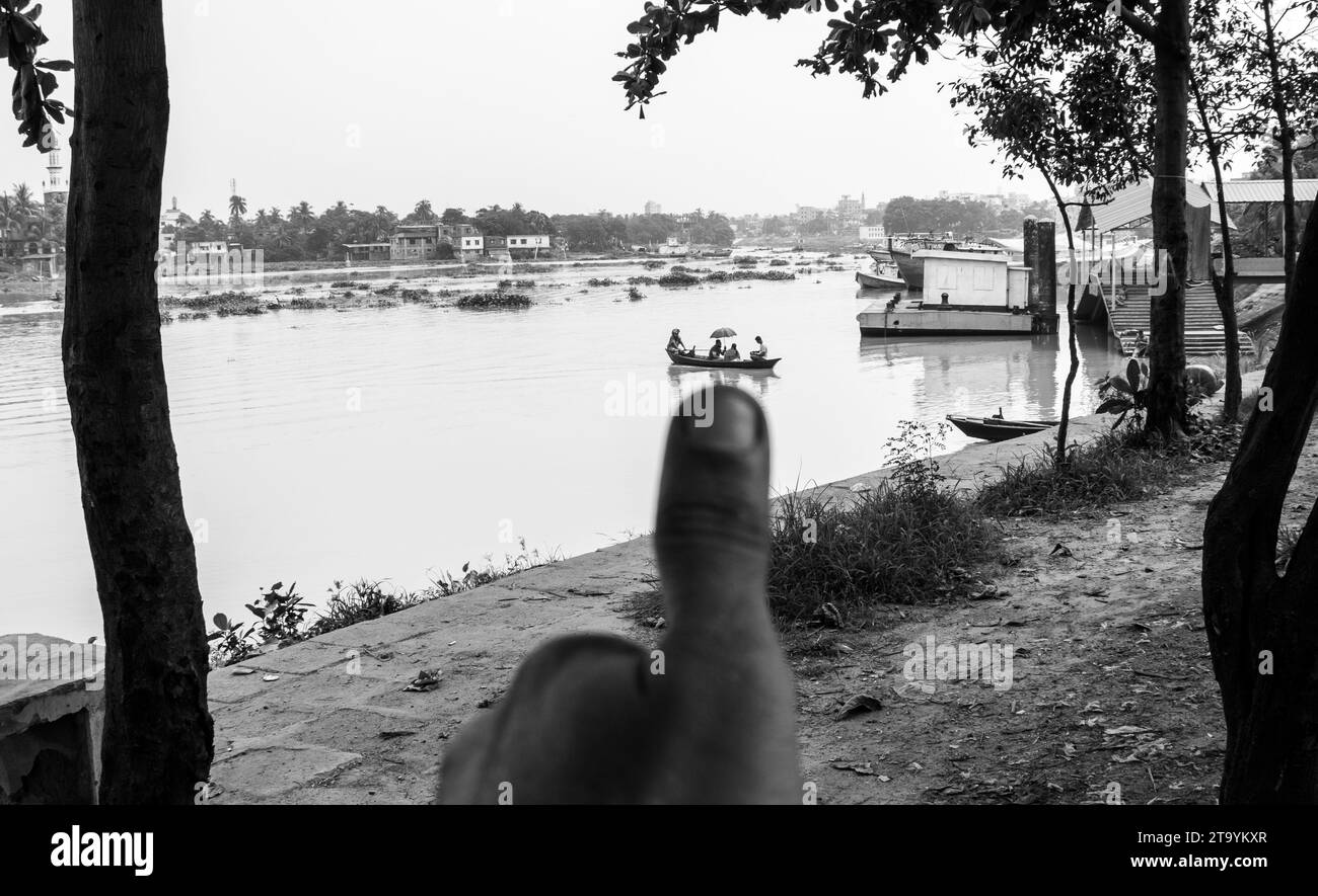 Tradizionale stazione di barche in legno, questa immagine è stata catturata il 29 maggio 2022, da Dacca, Bangladesh Foto Stock