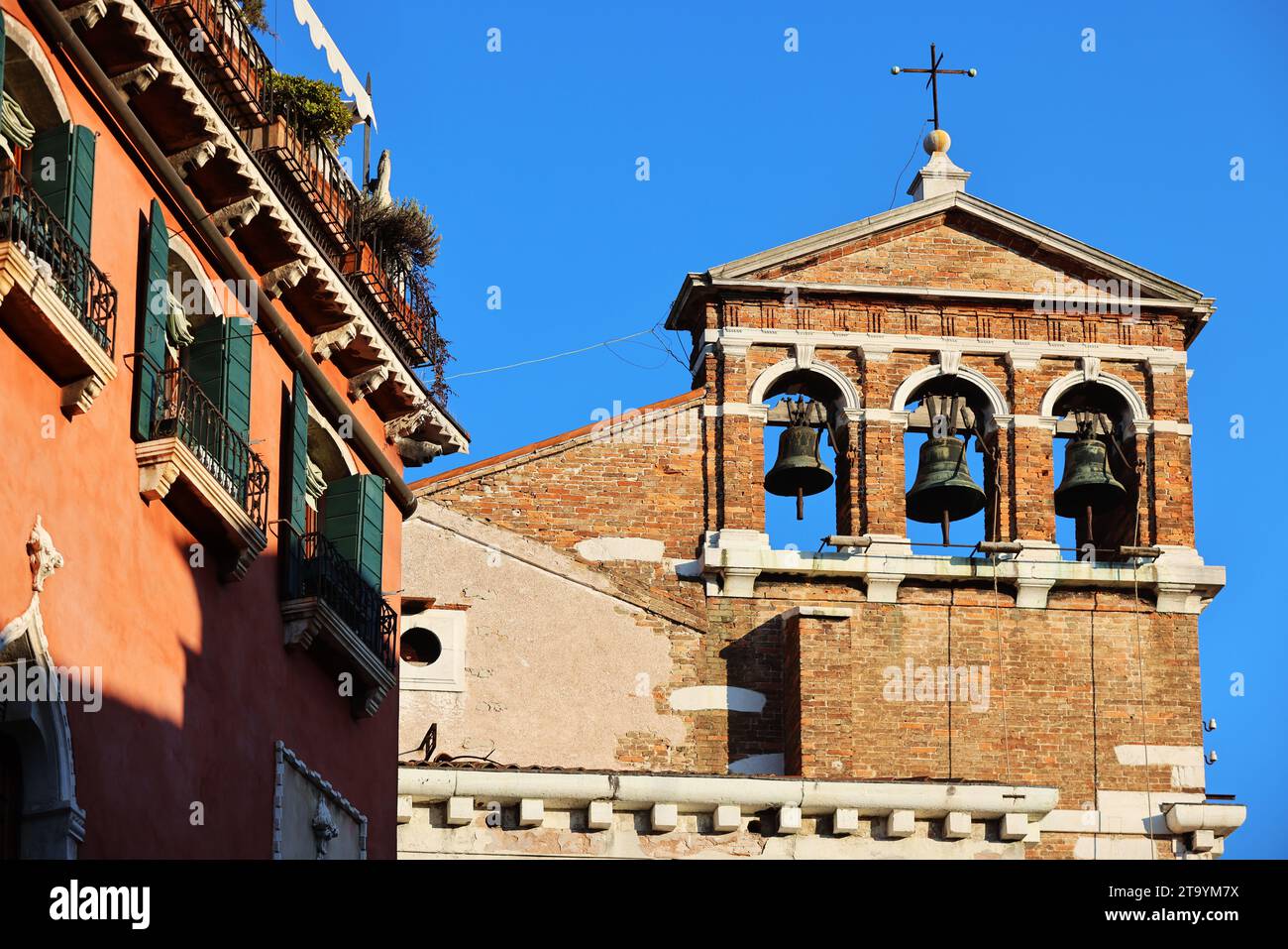 Basilika, Venedig, Italien, Kirche, Glocken, Sunrise, Stimmungsvoller Glockenturm a Venedig Foto Stock