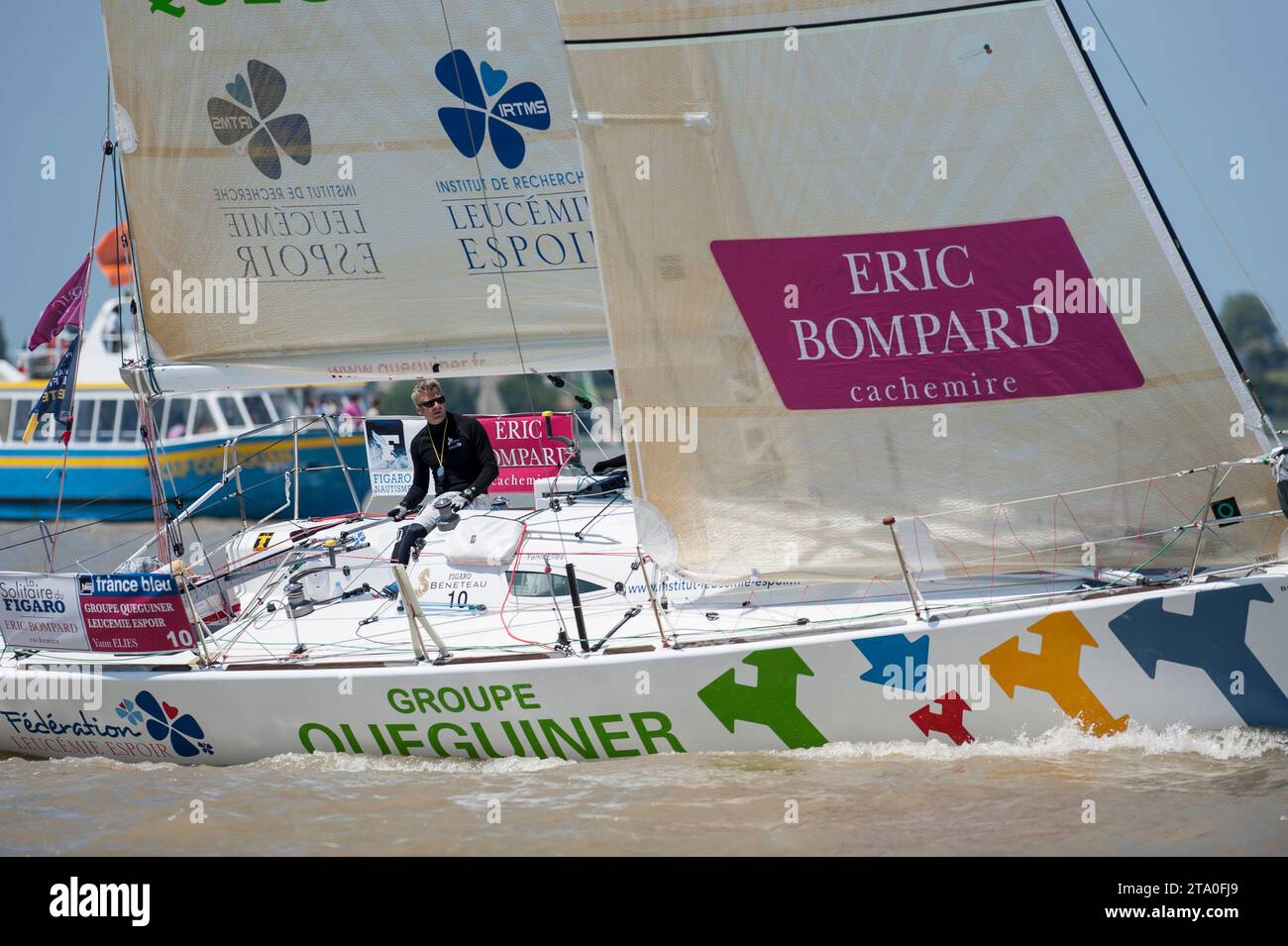 VELA - SOLITAIRE DU FIGARO 2013 - BORDEAUX (FRA) - 2-23/06/2013 - FOTO : OLIVIER BLANCHET / DPPI - YANN ELIES ( GROUPE QUEGUINER - LEUCEMIE ESPOIR - FRA) Foto Stock