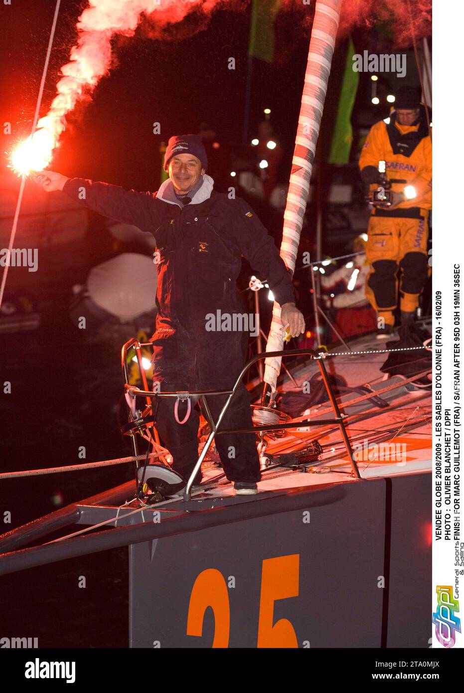 VENDEE GLOBE 2008/2009 - LES SABLES D'OLONNE (FRA) - 16/02/09 FOTO : OLIVIER BLANCHET / DPPI FINISH PER MARC GUILLEMOT (FRA) / SAFRAN DOPO 95D 03H 19MN 36SEC Foto Stock