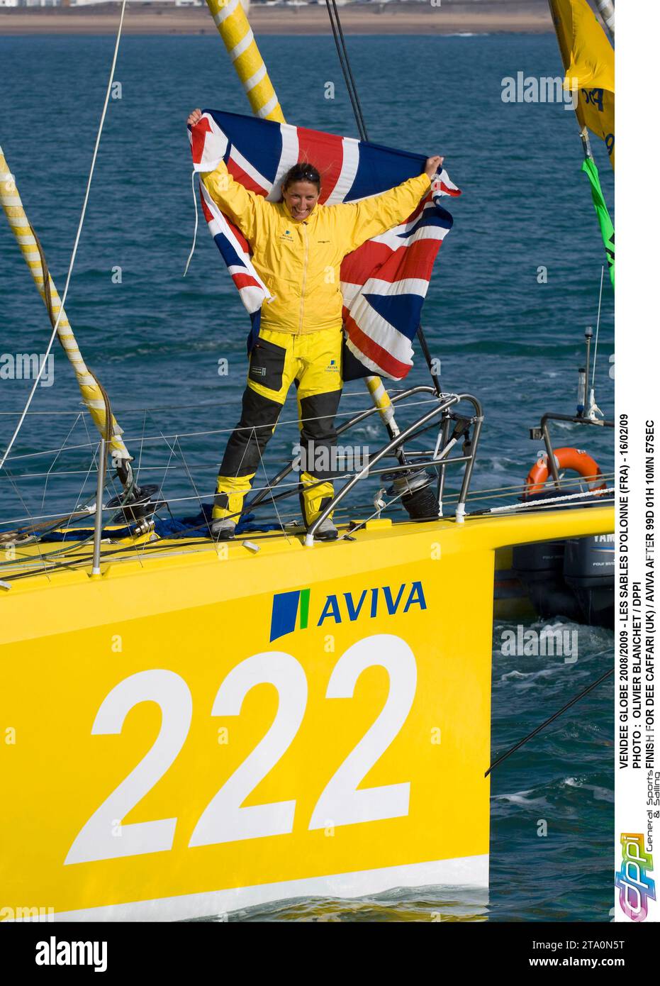 VENDEE GLOBE 2008/2009 - LES SABLES D'OLONNE (FRA) - 16/02/09 FOTO : FINITURA OLIVIER BLANCHET / DPPI PER DEE CAFFARI (REGNO UNITO) / AVIVA DOPO 99D 01H 10MN 57SEC Foto Stock