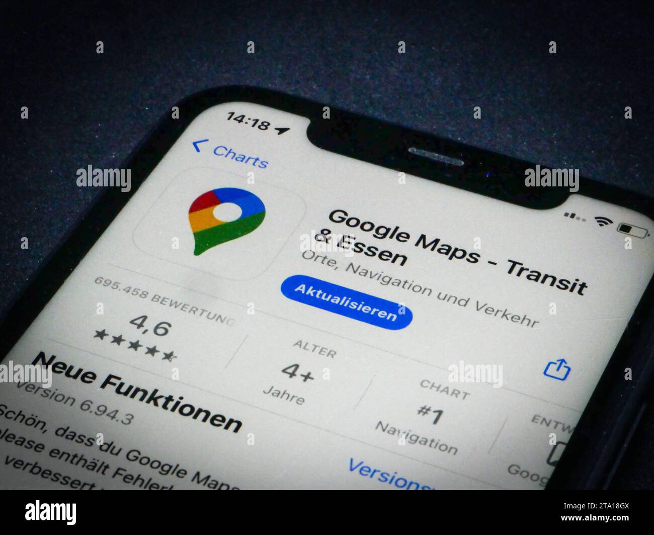 App Store - Apple - Apple App Store auf einem iPhone. App grafici Gratis. Google Maps - transito ed Essen // 28.11.2023 *** App Store Apple Apple App Store su un iPhone Apps grafici Google Maps Transit Essen 28 11 2023 credito: Imago/Alamy Live News Foto Stock