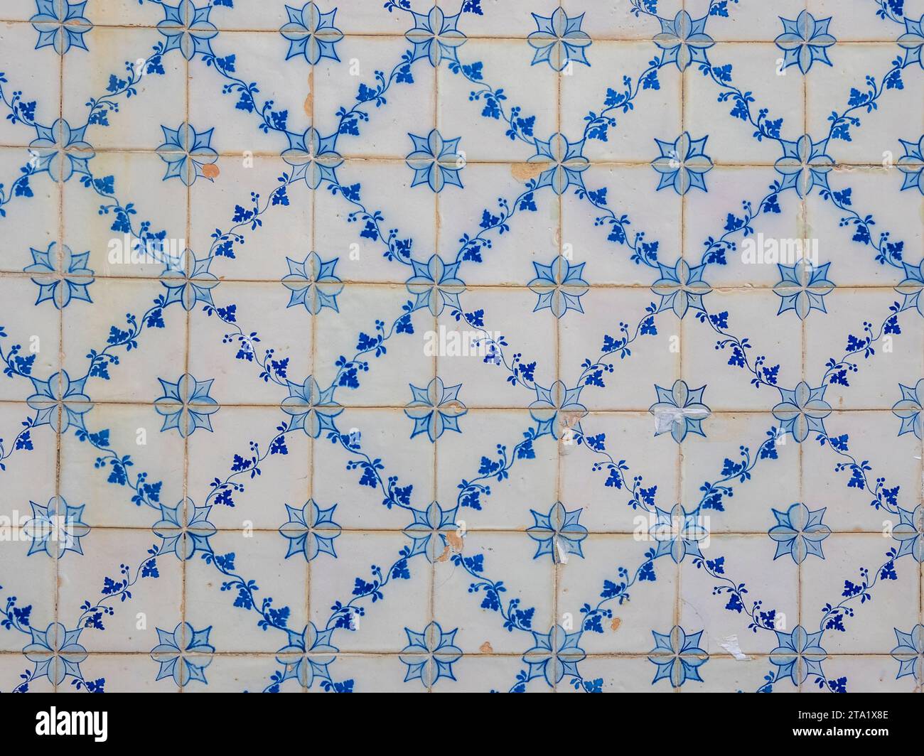 Sfondo a cornice completa di piastrelle in ceramica portoghese in blu e bianco Foto Stock