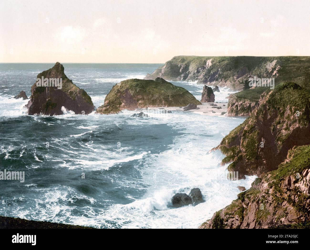 Kynance Cove auf der Halbinsel Lizard, Cornwall, England, Historisch, um 1900, Digital restaurierte Reproduktion nach einem Original aus dem 19th Jahrhundert / Kynance Cove on the Lizard Peninsula, Cornwall, England, Historical, c. 1900, riproduzione restaurata digitalmente dopo un originale del xix secolo Foto Stock