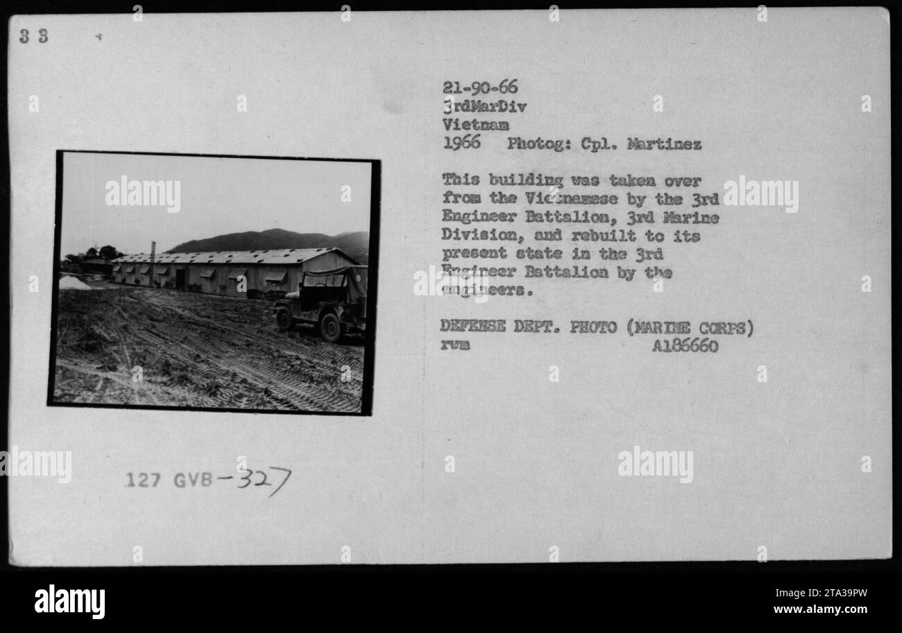 L'USMC catturò e ricostruì edifici e bunker vietnamiti nel 1966 dal 3rd Engineer Battalion, 3rd Marine Division, fotografato dal colonnello Martinez, documentando l'ingegneria militare e le attività militari americane in Vietnam. Foto Stock