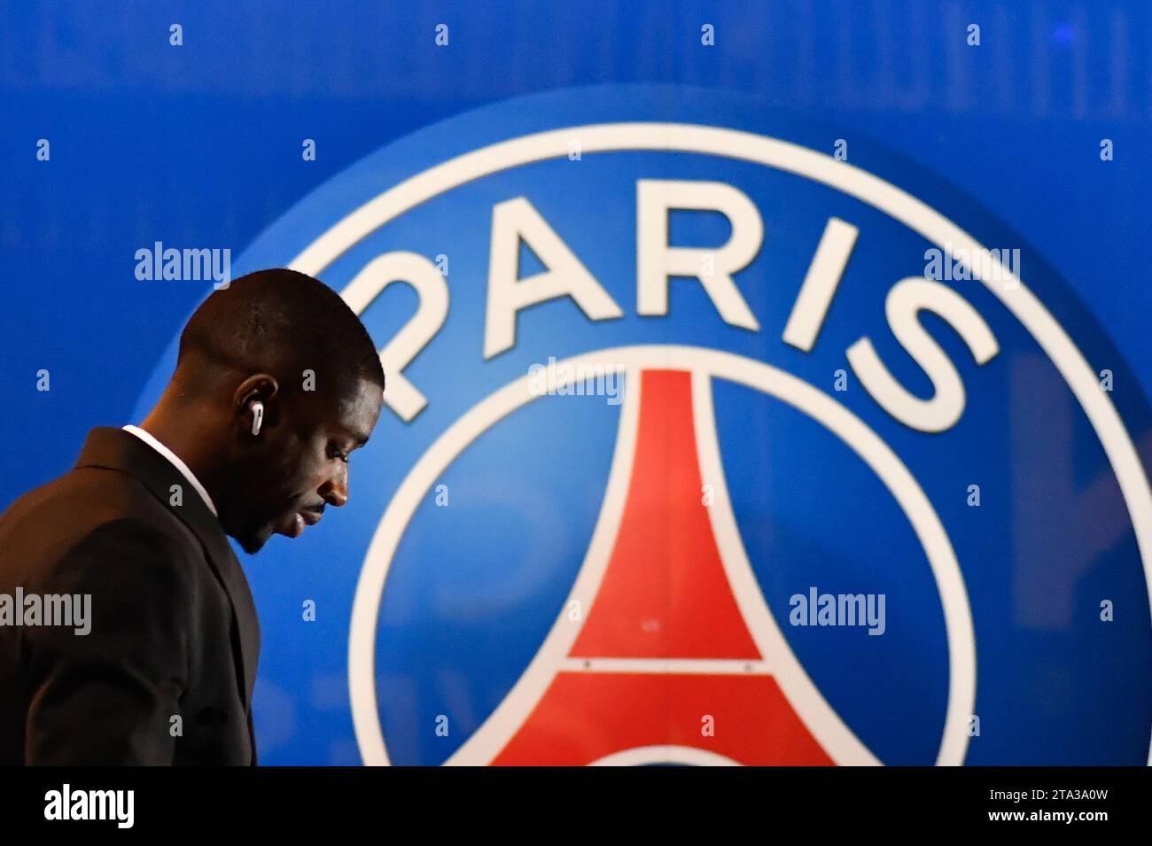 Parigi, Francia. 28 novembre 2023. © Julien Mattia/le Pictorium/MAXPPP - Parigi 28/11/2023 Ousmane Dembele avant le match retour du groupe F de la Ligue des Champions, entre le PSG et Newcastle United, au Parc de Princes, le 28 novembre 2023. Credito: MAXPPP/Alamy Live News Foto Stock