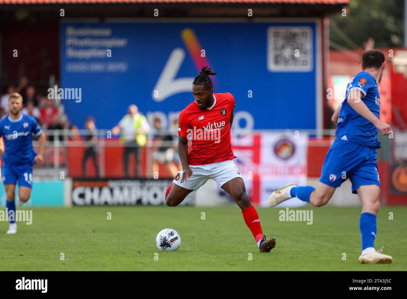 Dominic Poleon dell'Ebbsfleet United durante una partita della National League al Kuflink Stadium, Northfleet. Immagine scattata sabato 16 settembre. Foto Stock