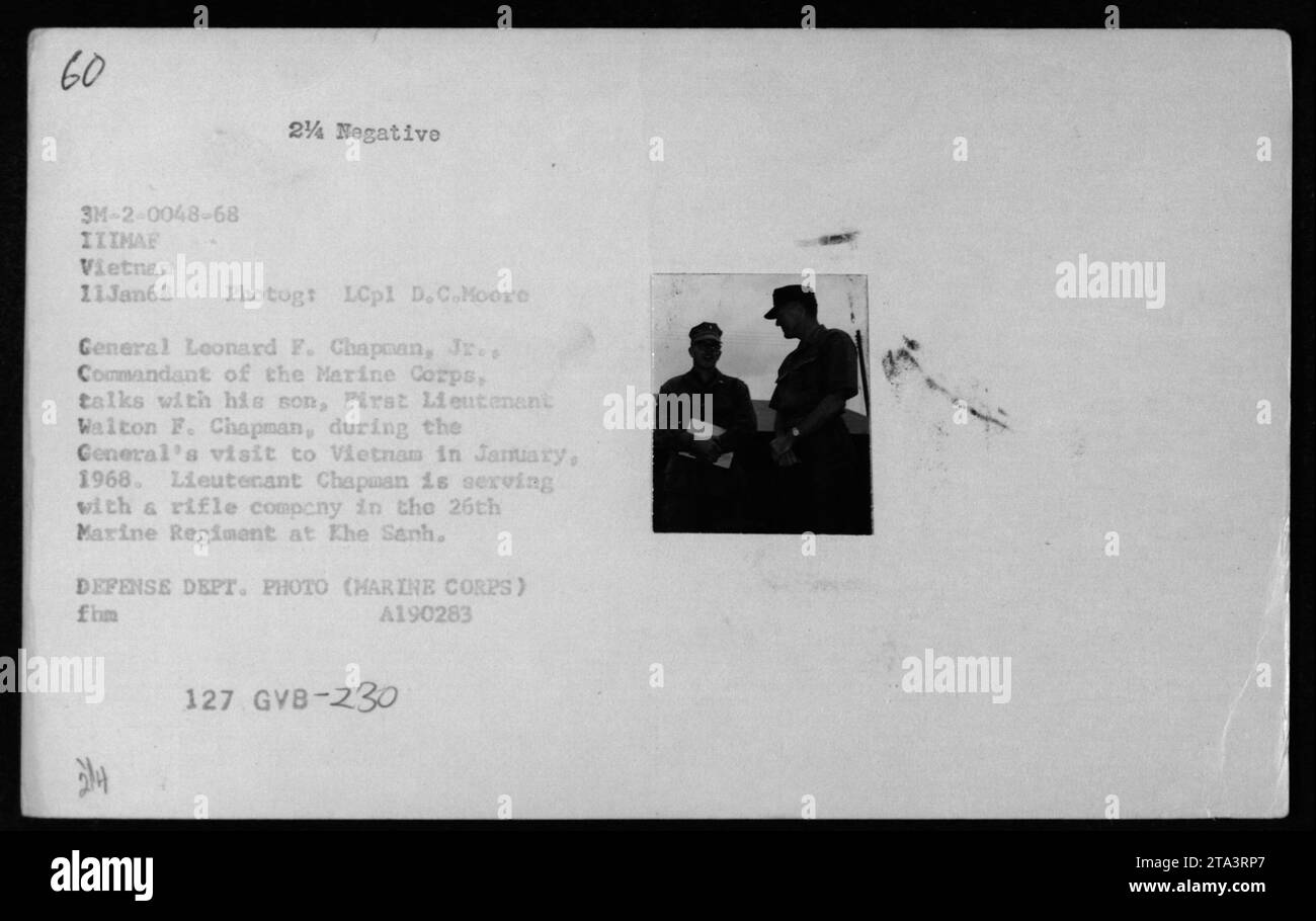 Il generale Leonard F. Chapman Jr., comandante del corpo dei Marines