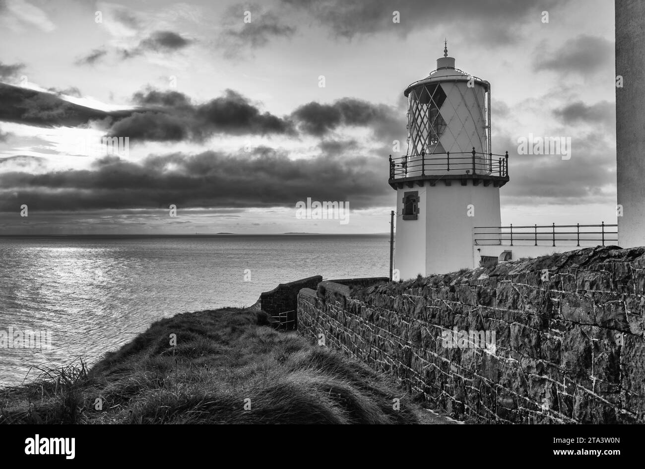 Blackhead Lighthouse, contea di Antrim, Irlanda del Nord, Regno Unito Foto Stock