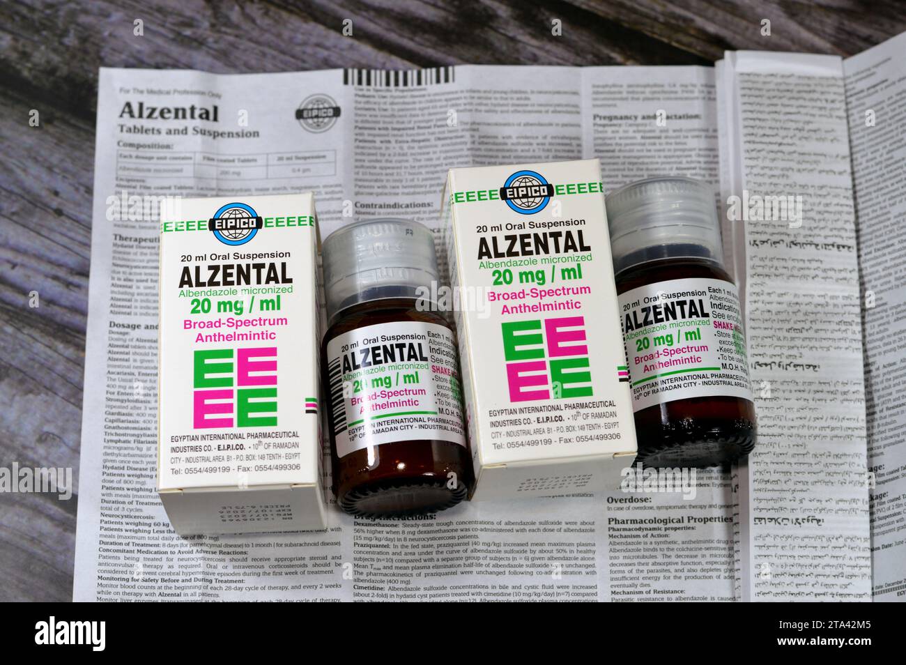 Cairo, Egitto, 6 novembre 2023: Alzental 20 mg per ml di sospensione ( Albendazole ) flacone da 20 ml, anelmintico ad ampio spettro, per Enterobiasi, Ascariasi Foto Stock