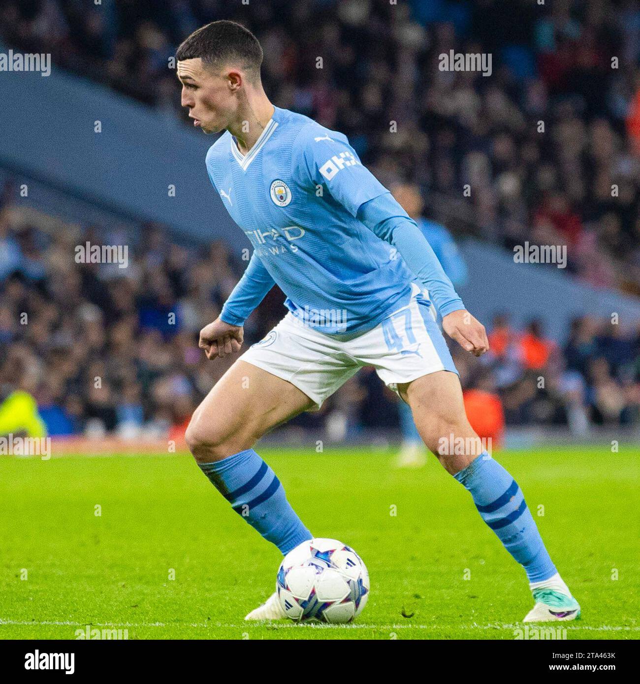 Phil Foden #47 di Manchester City durante la partita di UEFA Champions League, gruppo G tra Manchester City e RB Leipzig all'Etihad Stadium di Manchester martedì 28 novembre 2023. (Foto: Mike Morese | mi News) crediti: MI News & Sport /Alamy Live News Foto Stock