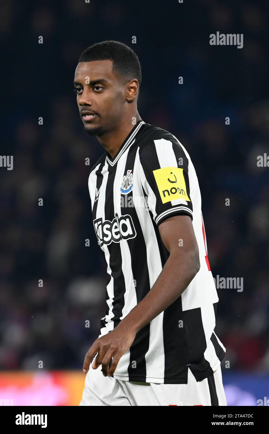 Parigi, Francia. 28 novembre 2023. © Julien Mattia/le Pictorium/MAXPPP - Parigi 28/11/2023 Alexander Isak lors du match retour du groupe F de la Ligue des Champions, entre le PSG et Newcastle United, au Parc de Princes, le 28 novembre 2023. Credito: MAXPPP/Alamy Live News Foto Stock