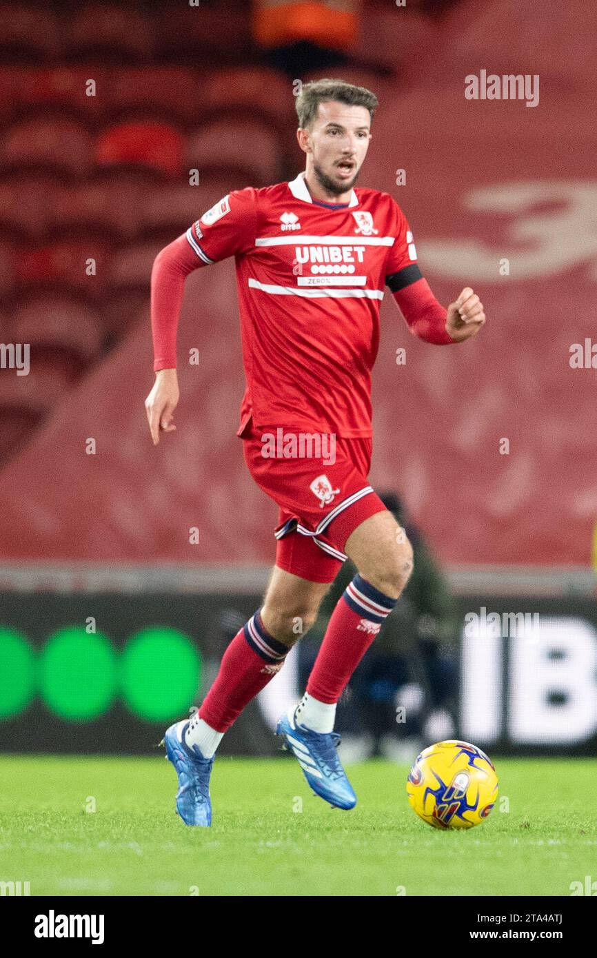 Dan Barlaser del Middlesbrough durante il match per lo Sky Bet Championship tra Middlesbrough e Preston North End al Riverside Stadium di Middlesbrough martedì 28 novembre 2023. (Foto: Trevor Wilkinson | mi News) crediti: MI News & Sport /Alamy Live News Foto Stock