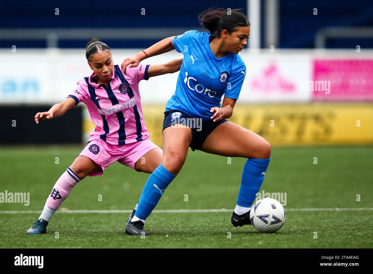 Azione durante il secondo turno della Adobe Women’s fa Cup contro il Billericay Town Foto Stock