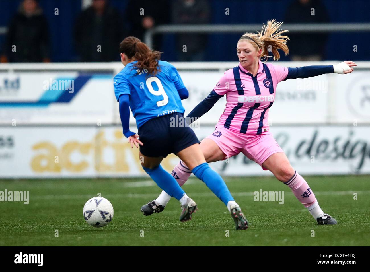 Azione durante il secondo turno della Adobe Women’s fa Cup contro il Billericay Town Foto Stock