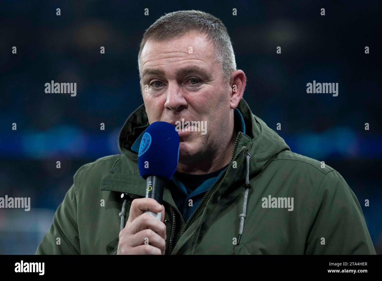 Richard Dunne durante la partita di UEFA Champions League, gruppo G tra Manchester City e RB Leipzig all'Etihad Stadium di Manchester martedì 28 novembre 2023. (Foto: Mike Morese | mi News) crediti: MI News & Sport /Alamy Live News Foto Stock