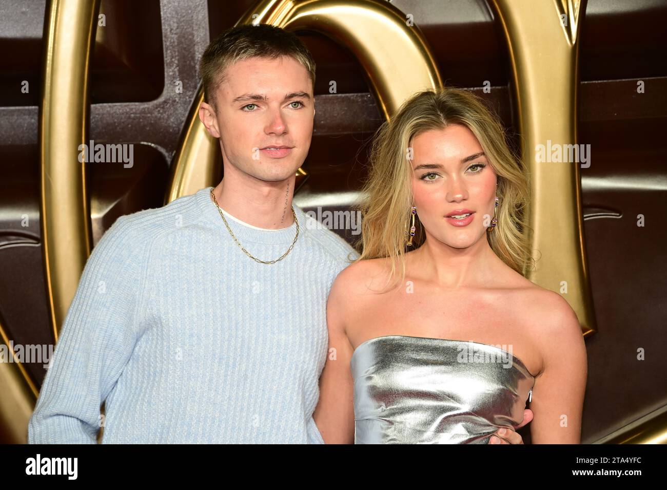 Londra, Regno Unito. 28 novembre 2023. HRVY e Mimi Slinger frequentano la Warner Bros. Pictures Presents - la prima mondiale di Wonka alla Royal Festival Hall. Credito: Vedere li/Picture Capital/Alamy Live News Foto Stock