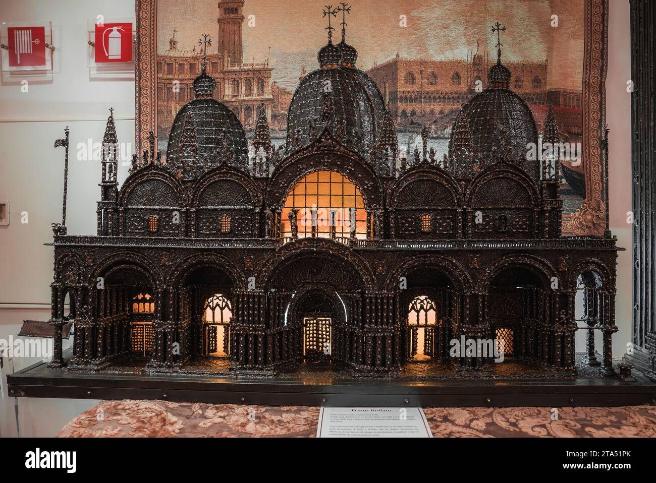 Splendido e dettagliato modello ecclesiastico esposto nel Museo, Venezia - Collezione di arte architettonica e storia Foto Stock