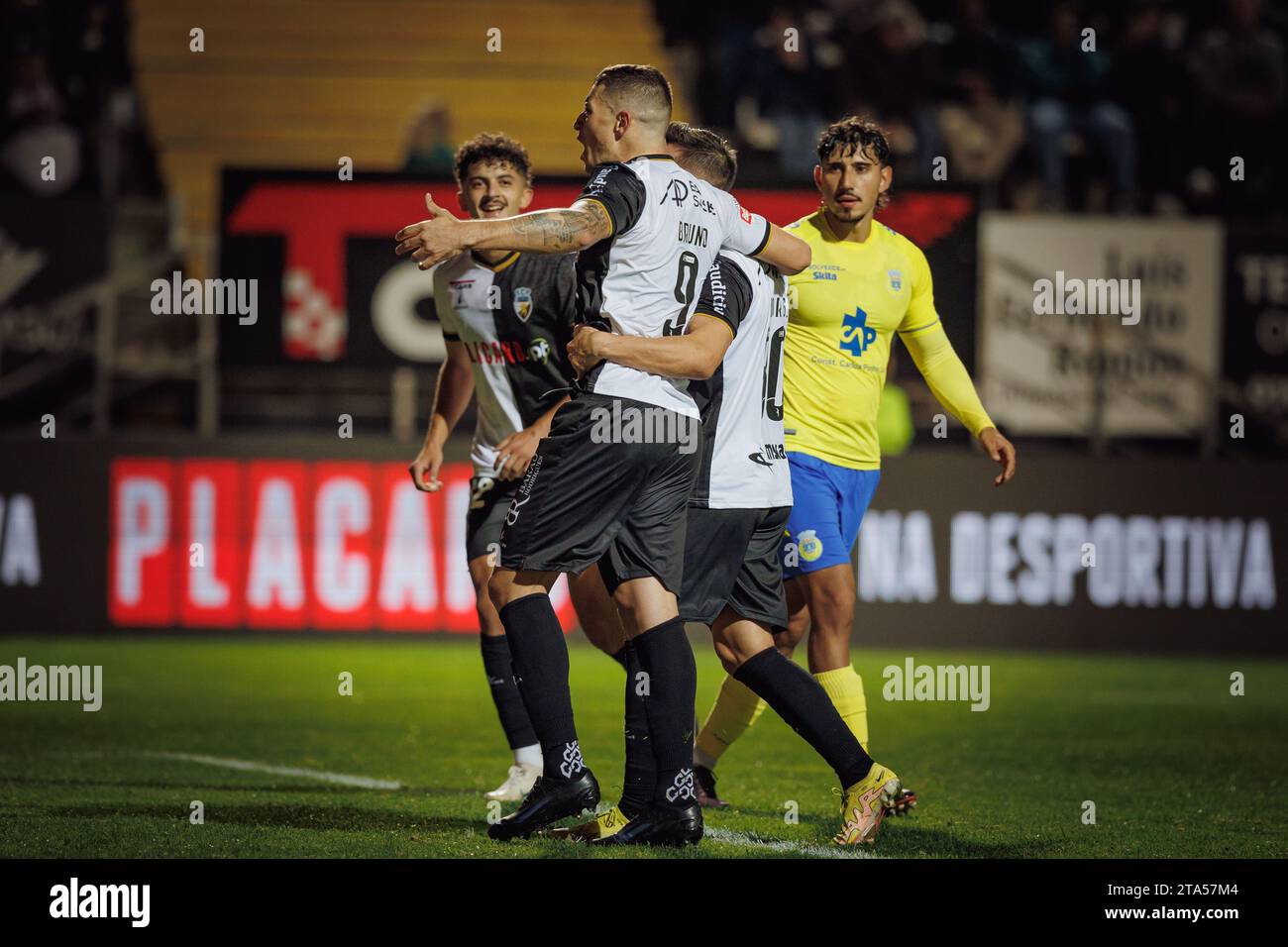 Bruno Duarte festeggia dopo aver segnato un rigore durante la partita di Liga Portugal 23/24 tra SC Farense e FC Arouca, Estadio de Sao Luis, Faro, Portogallo. ( Foto Stock