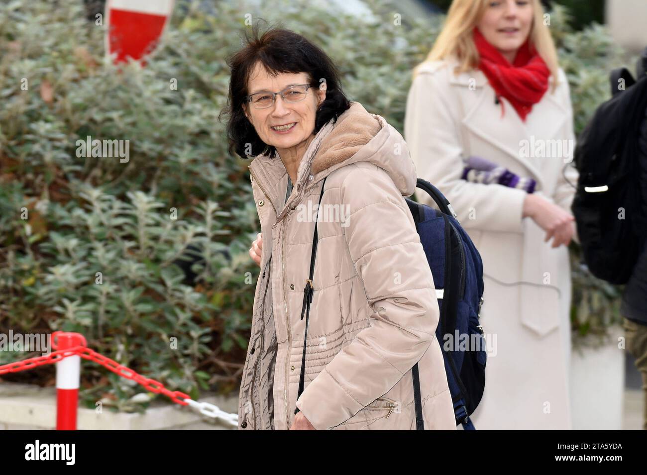 Inchiesta sul COVID-19 del Regno Unito Londra la professoressa Dame Jenny Harris ex Chief Medical Officer arriva a testimoniare che l'inchiesta sul COVID-19 del Regno Unito è un'indagine pubblica indipendente sulla risposta del Regno Unito alla pandemia di COVID-19 e sull'impatto di tale pandemia, e per imparare le lezioni per il futuro che si tengono alla Dorland House nella parte ovest di Londra. Londra Ovest Londra Regno Unito Copyright: XMartinxDaltonx Covid Inquiry London 291123 MD 001 credito: Imago/Alamy Live News Foto Stock