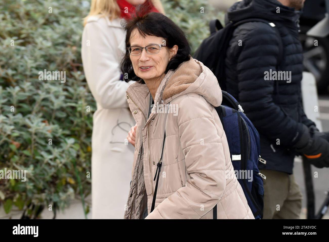 Inchiesta sul COVID-19 del Regno Unito Londra la professoressa Dame Jenny Harris ex Chief Medical Officer arriva a testimoniare che l'inchiesta sul COVID-19 del Regno Unito è un'indagine pubblica indipendente sulla risposta del Regno Unito alla pandemia di COVID-19 e sull'impatto di tale pandemia, e per imparare le lezioni per il futuro che si tengono alla Dorland House nella parte ovest di Londra. Londra Ovest Londra Regno Unito Copyright: XMartinxDaltonx Covid Inquiry London 291123 MD 002 credito: Imago/Alamy Live News Foto Stock