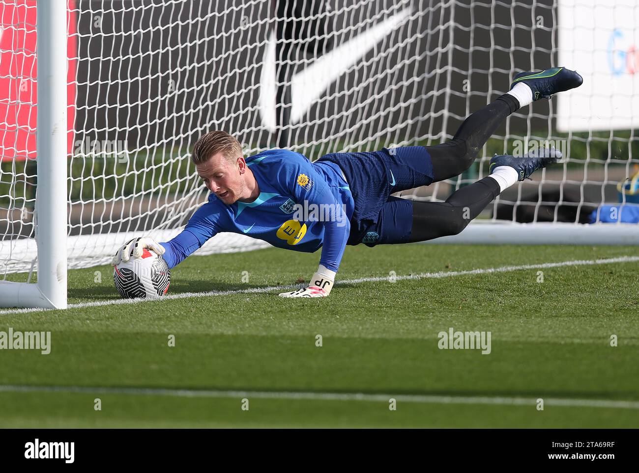 Jordan Pickford, Inghilterra e Everton. - Inghilterra Training & Press Conference, Inghilterra / Italia, UEFA European Qualifiers, Tottenham Hotspur Training Ground, Londra, Regno Unito - 16 ottobre 2023. Solo per uso editoriale - si applicano le restrizioni DataCo Foto Stock