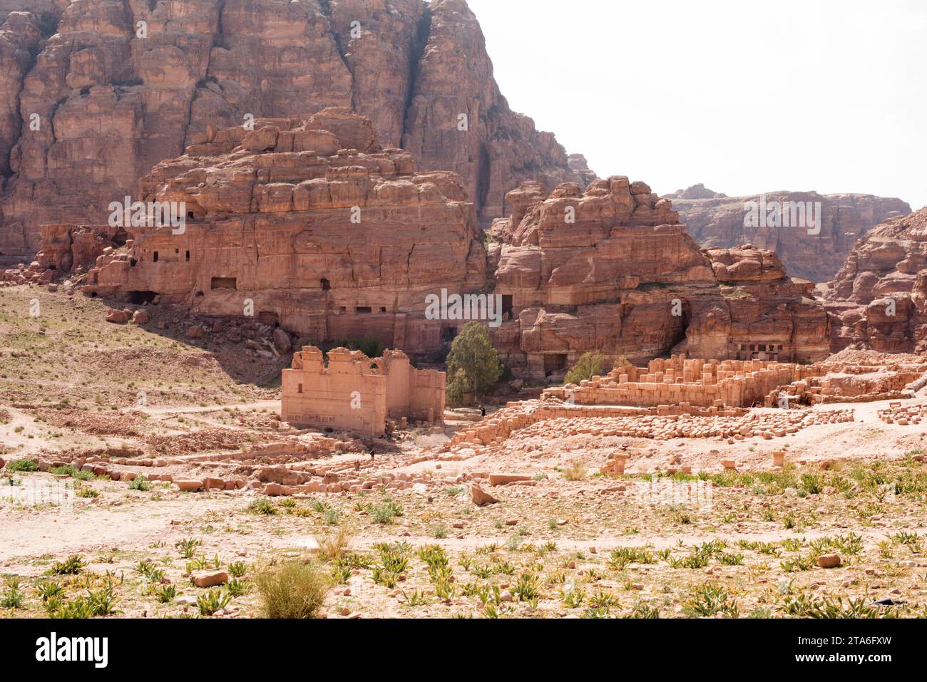 Petra, Qsar al-Bint e Tempio dei leoni alati. Patrimonio mondiale dell'UNESCO, Governatorato Ma'an, Giordania. Foto Stock