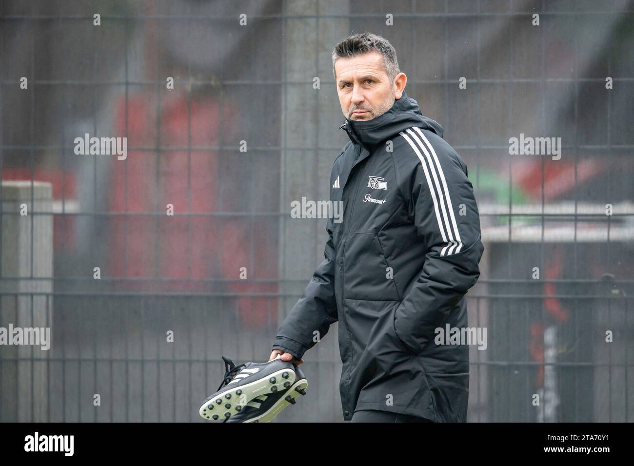 Nenad Bjelica (Trainer 1. FC Union Berlin) formazione 1. FC Union Berlin, Stadion an der Alten Foersterei, Berlino 27.11.2023 Foto Stock