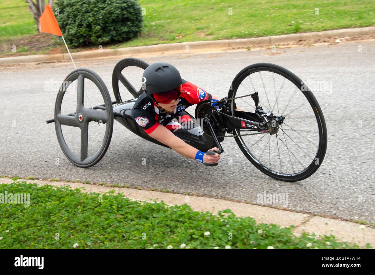 Il Paracyclist Oksana Masters si è allenato per la cronometro prima dell'US Paracycling Open di Huntsville, Alabama Foto Stock