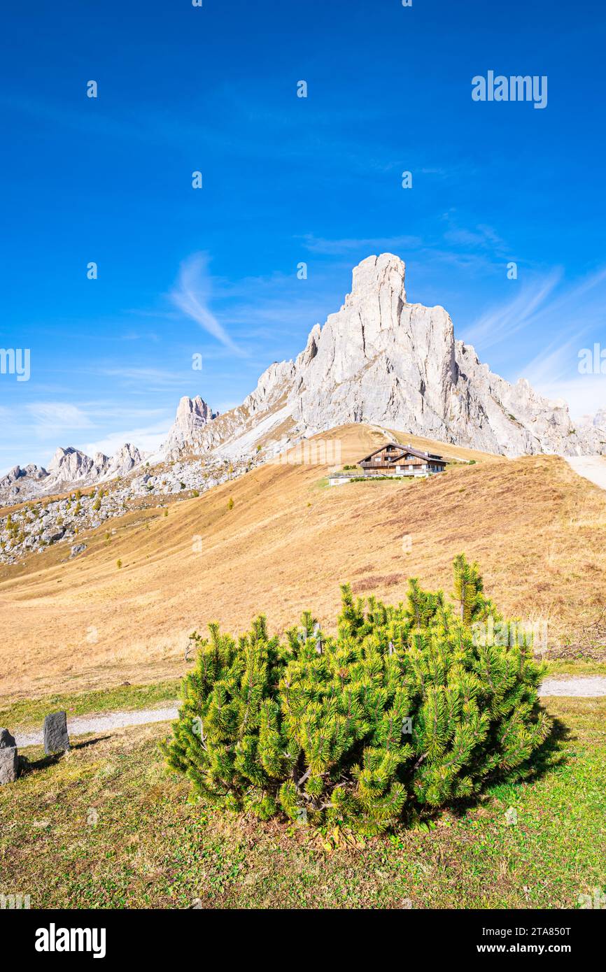 Iconica vetta rocciosa delle Dolomiti Foto Stock