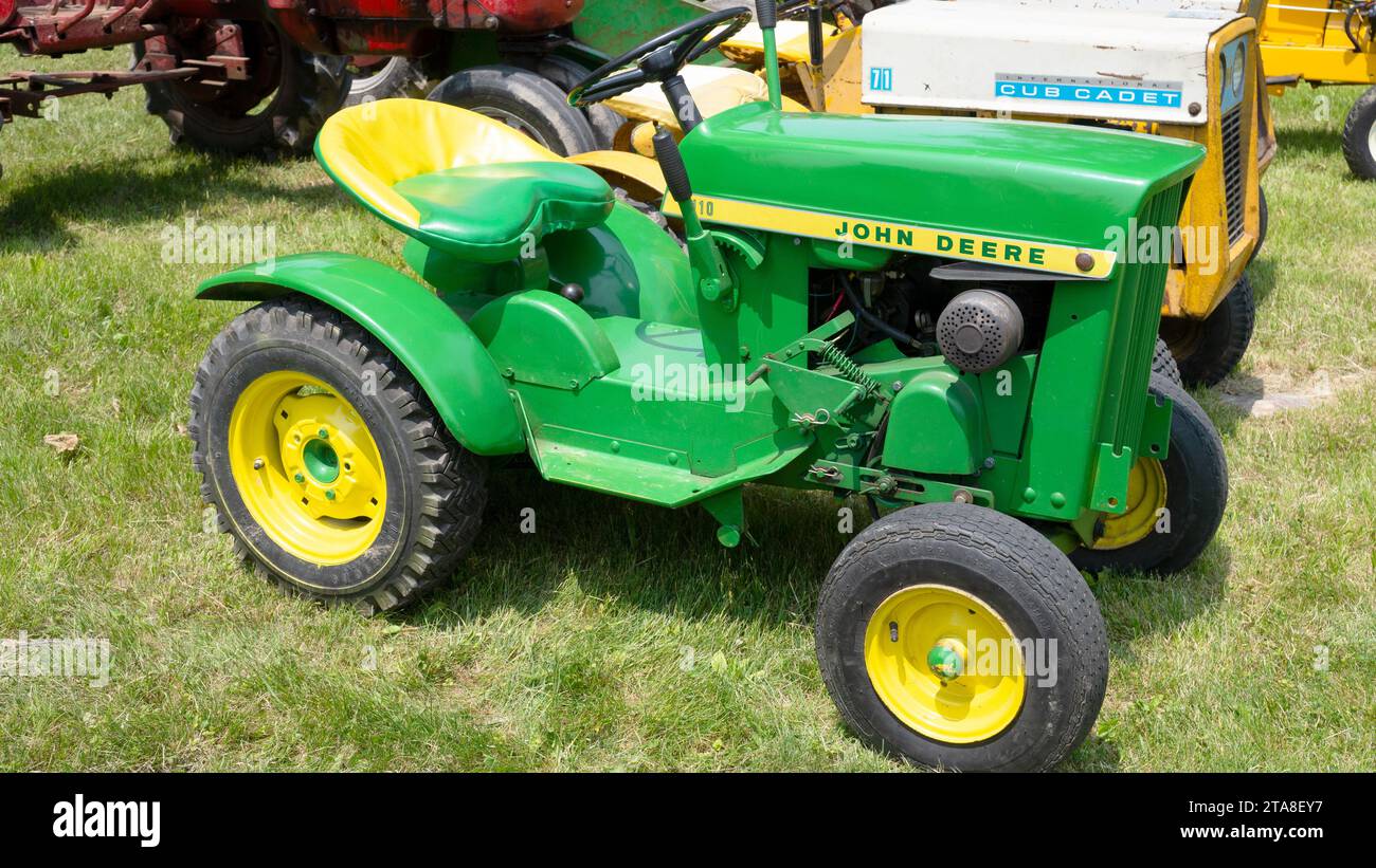 Un antico falciatore John Deere Foto Stock