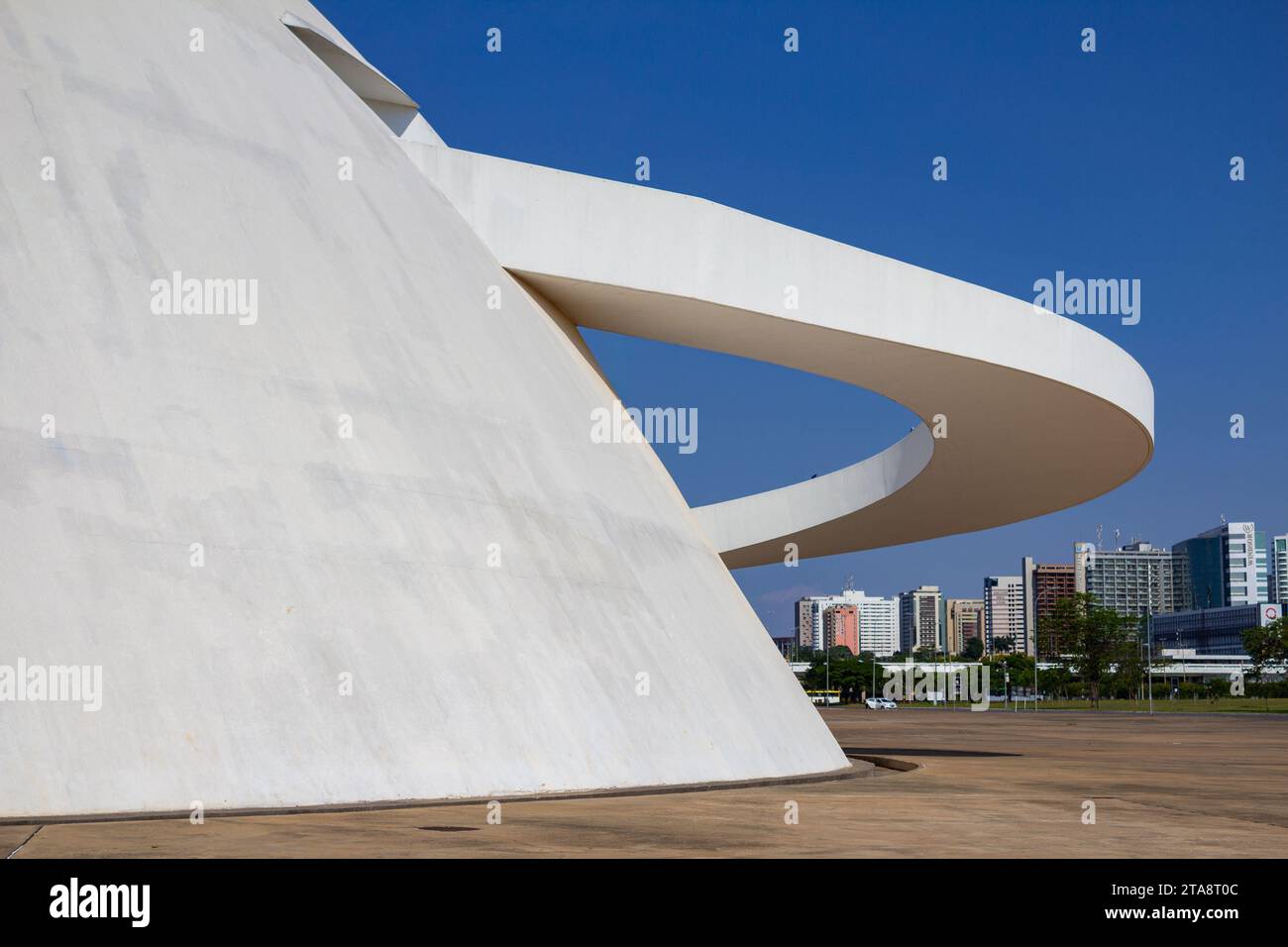 BRASILIA DF BRASILE - NOVEMBRE 26 2023: Architettura del Museo Nazionale della Repubblica nella città di Brasília - DF. Foto Stock