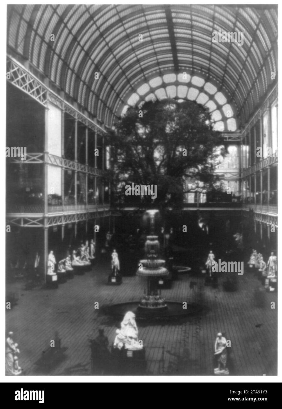 Vista del transetto, guardando a nord Foto Stock