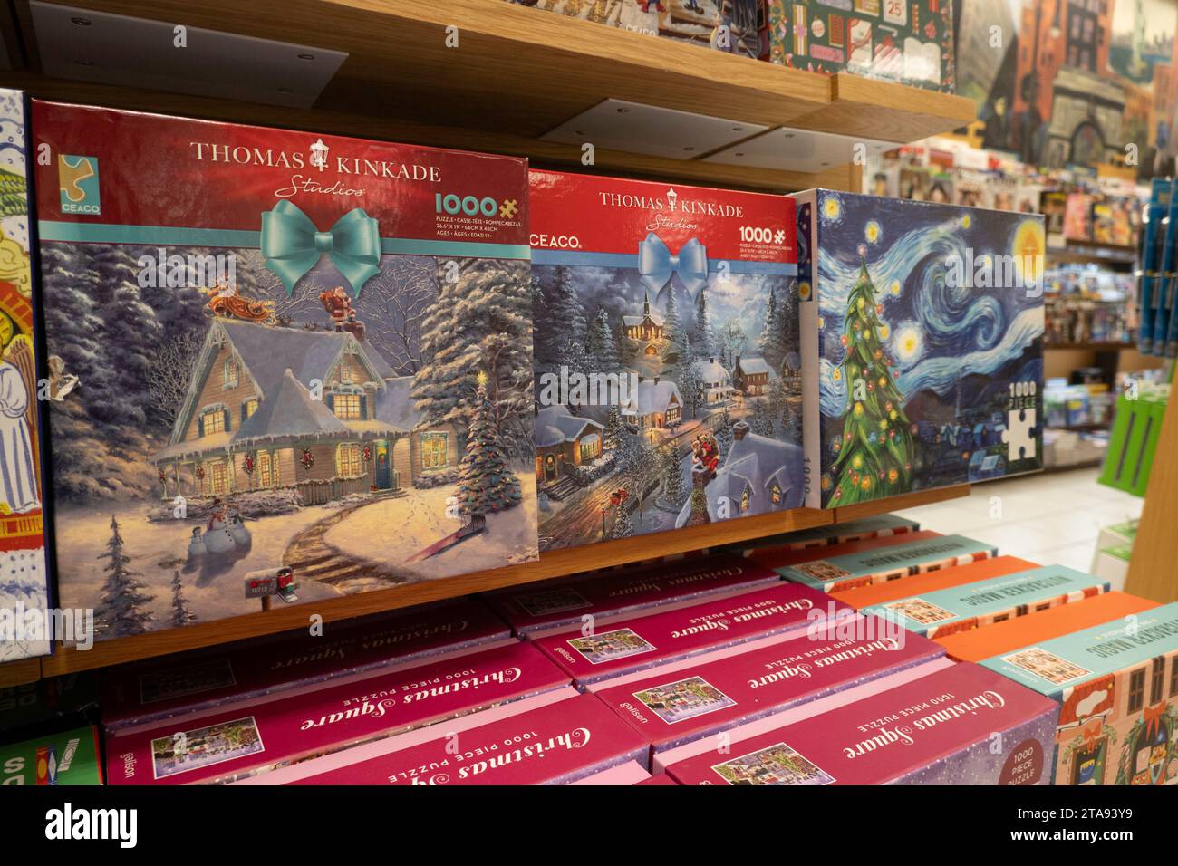 Barnes & Noble Booksellers sulla Fifth Avenue a New York City ha un'ampia selezione di libri e riviste, USA 2023 Foto Stock