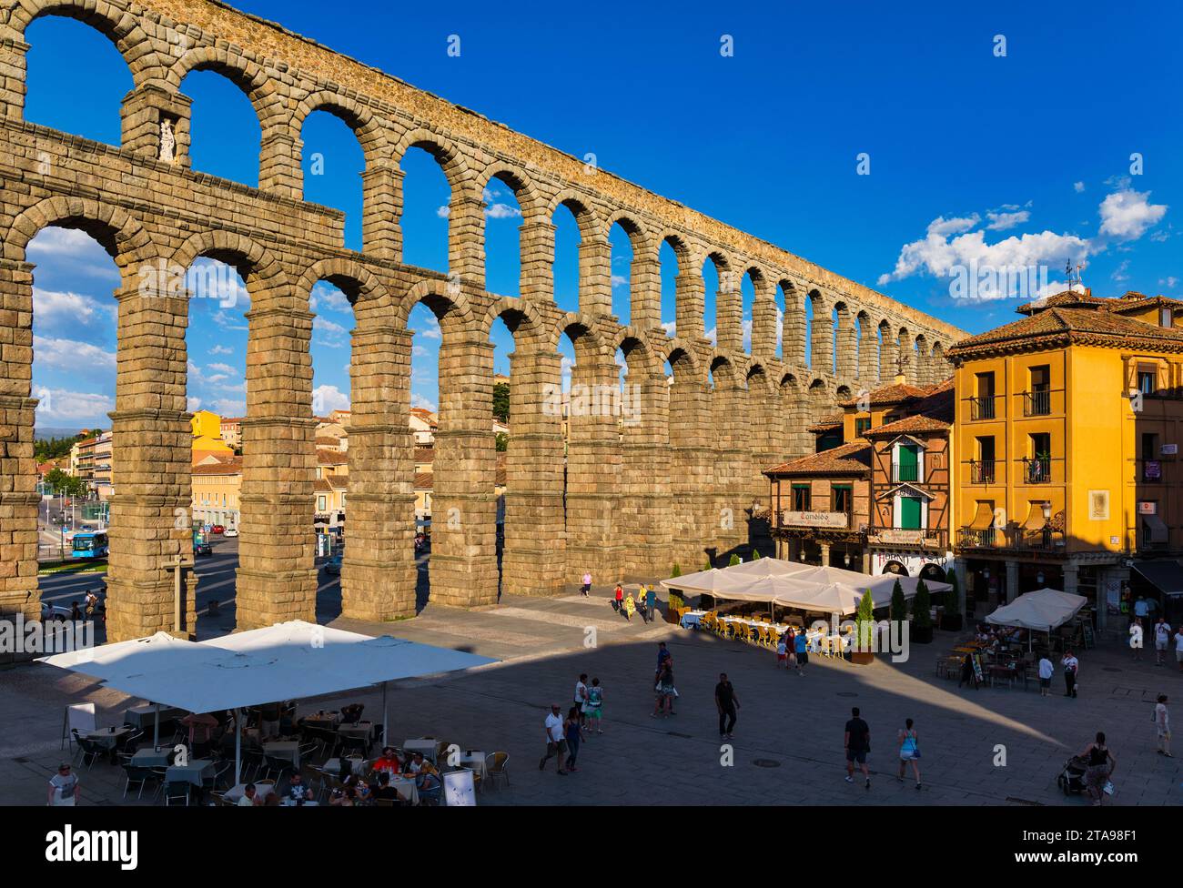 Acquedotto romano in Plaza Azoguejo, Segovia, Castiglia e Leon, Spagna Foto Stock