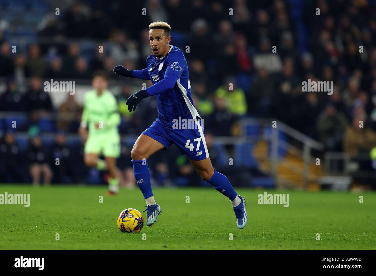 Cardiff, Regno Unito. 28 novembre 2023. Callum Robinson di Cardiff City in azione. Partita del campionato EFL Skybet, Cardiff City contro West Bromwich Albion al Cardiff City Stadium di Cardiff, Galles, martedì 28 novembre 2023. Questa immagine può essere utilizzata solo per scopi editoriali. Solo per uso editoriale, foto di Andrew Orchard/Andrew Orchard fotografia sportiva/Alamy Live news credito: Andrew Orchard fotografia sportiva/Alamy Live News Foto Stock