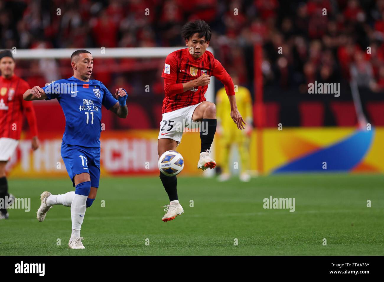 Saitama, Giappone. 29 novembre 2023. Kaito Yasui (Reds) calcio/calcio : AFC Champions League 2023-24 fase a gironi tra Urawa Red Diamonds 2-1 Wuhan Three Towns Football Club al Saitama Stadium 2002 a Saitama, Giappone . Crediti: Naoki Morita/AFLO SPORT/Alamy Live News Foto Stock