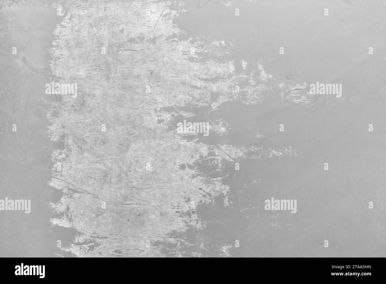 Vernice di pelatura macchie superficie del pavimento in legno grigio usurato struttura dello sfondo resistente alle intemperie osb legno grigio. Foto Stock